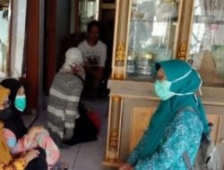 Pemdes Cikujang Evakuasi IRT Diduga Alami Gangguan Jiwa ke RSUD R. Syamsudin, SH Sukabumi