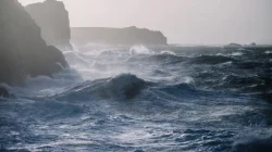 Waspada Gelombang Tinggi di 5 Perairan di Maluku Akibat Bibit Siklon Tropis 92P